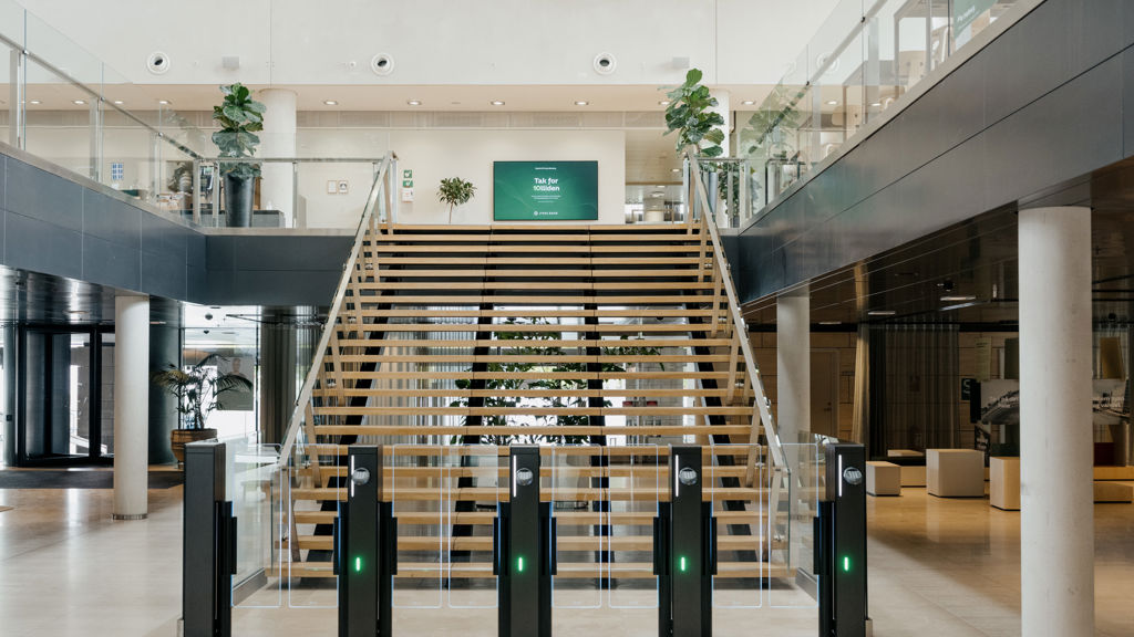 Trappe i lobbyen i Jyske Banks københavnske domicil