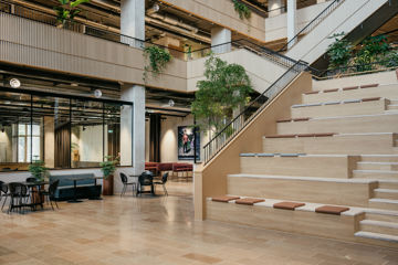 Den centrale lobby i AL Huset