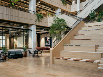 Den centrale lobby i AL Huset
