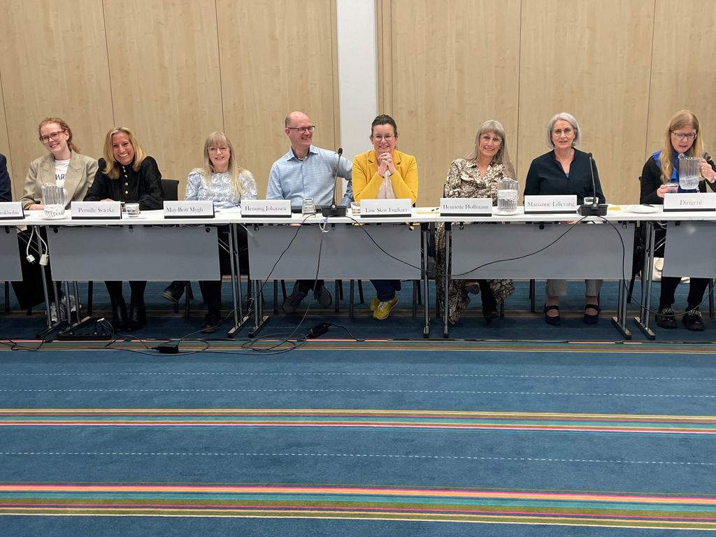Kredsbestyrelsen til den virtuelle generalforsamling 2025 fra venstre Thomas Nedergaard, Tilde Brokholm, Pernille Sværke, May-Britt Mygh, Henning Johansen, Line Fuglkjær, Henriette Hoffmann, Marianne Lillevang samt dirigent Mette Schousboe og politisk konsulent Malene Amby Bloch
