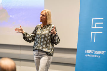 Formand for Finansforbundet Dorrit Brandt holder oplæg for deltagerne på seminar for tillidsvalgte 2024