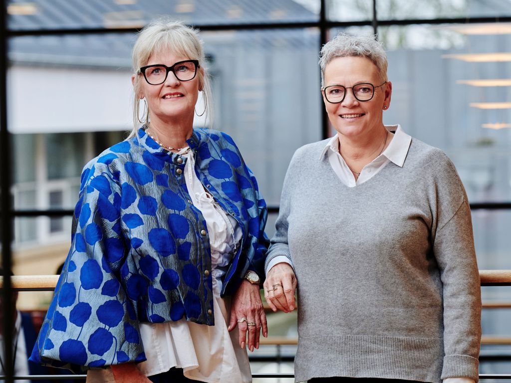 Jannie Skovsen og Inge Sand stående side om side