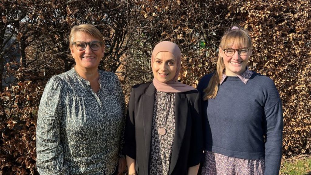Finansforbundet i Nordeas tre sagsbehandlere fra venstre: Faglig konsulent Charlotte Hansen, juridisk konsulent Nimra Fakhri og bestyrelsesmedlem Louise Naur.