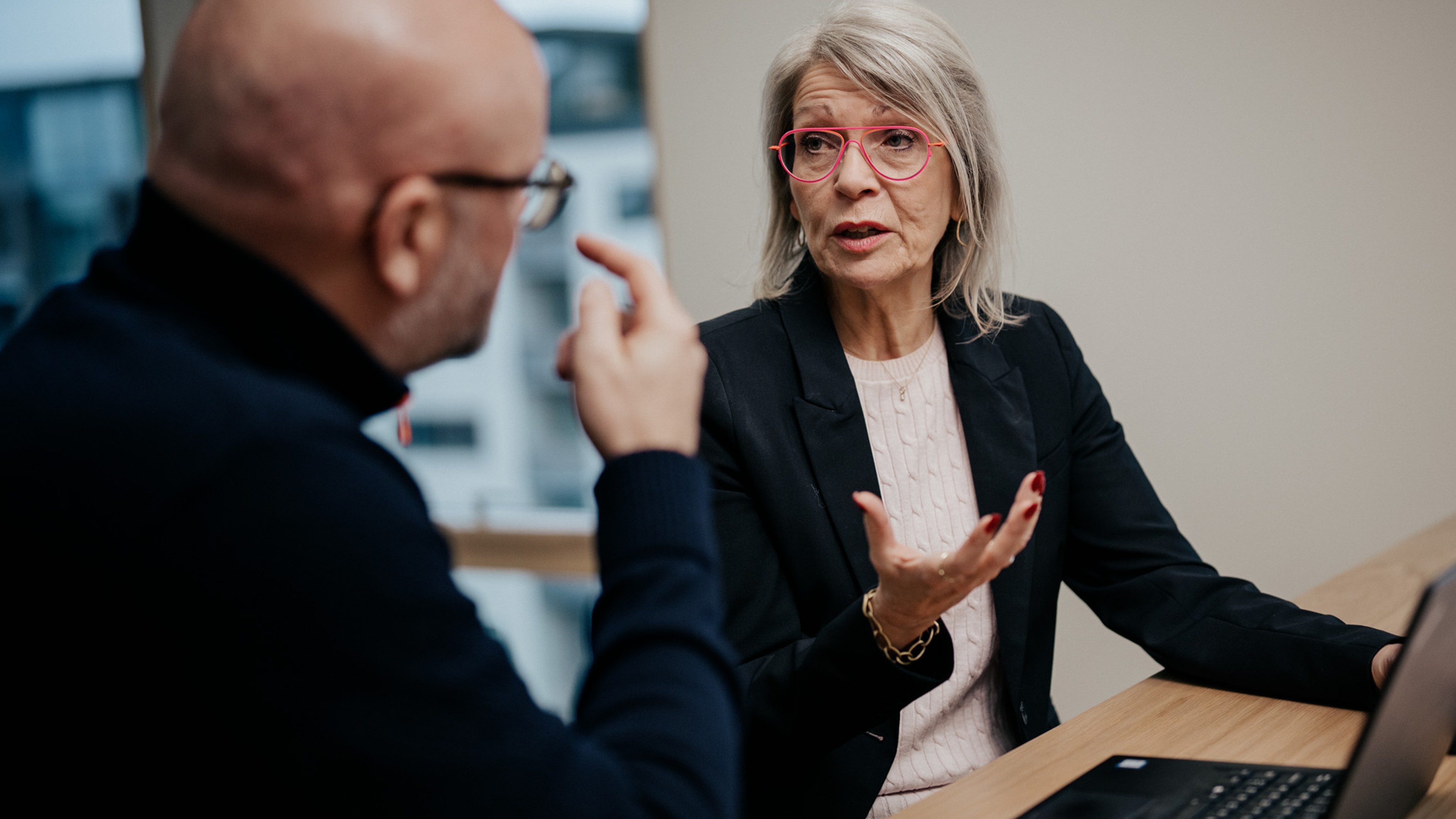 16 9 Kvinde Senior Ældre Udløb Dec. 29