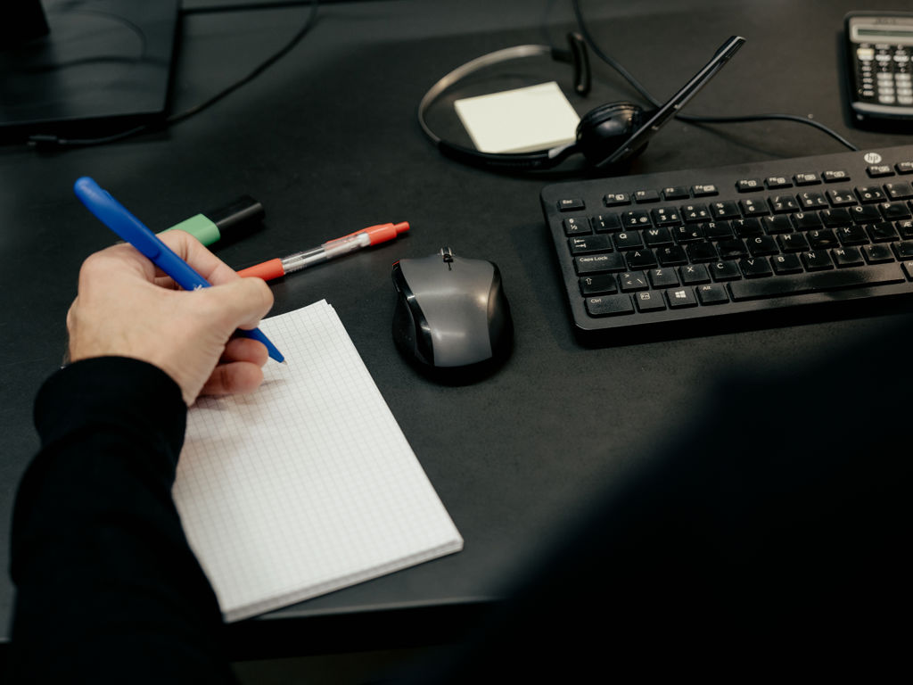 der noteres i en notesbog