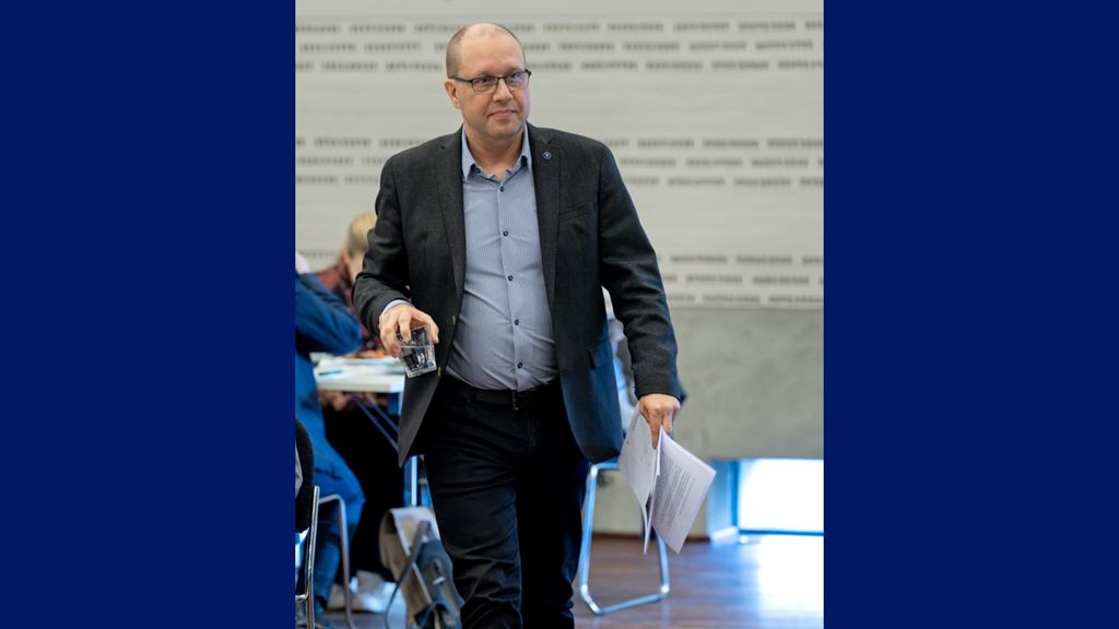 Næstformand i Finansforbundet Steen Lund Olsen aflægger orienterer om arbejdet i Finansforbundet på kredsens generalforsamling 2024