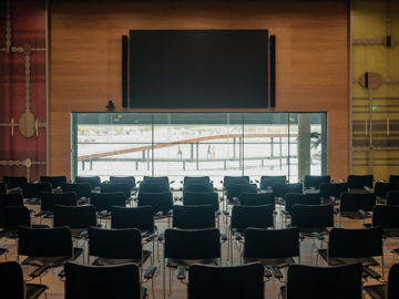 Mødelokale med udsigt til havnebad i Jyske Banks københavnske domicil