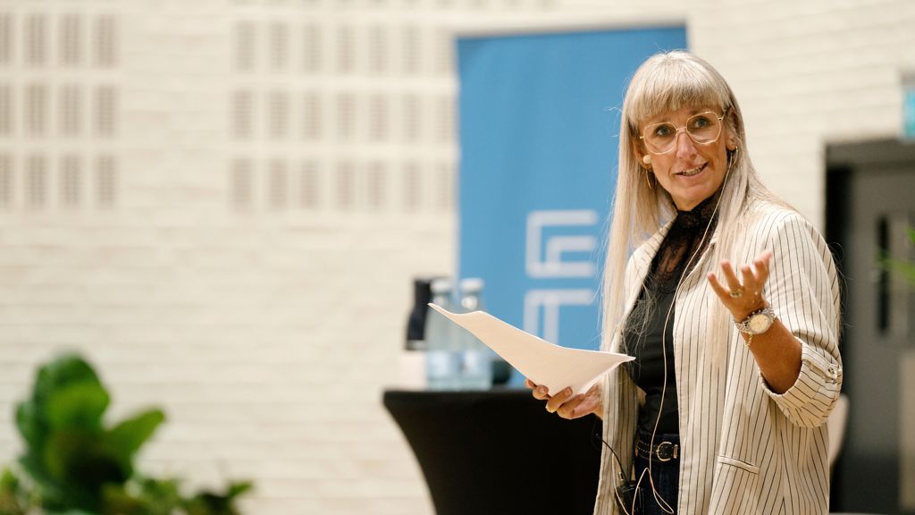 Næstformand i Finansforbundet Jyske Bank Kreds Henriette Hoffmann taler til tillidsrepræsentanterne på seminar for tillidsvalgte