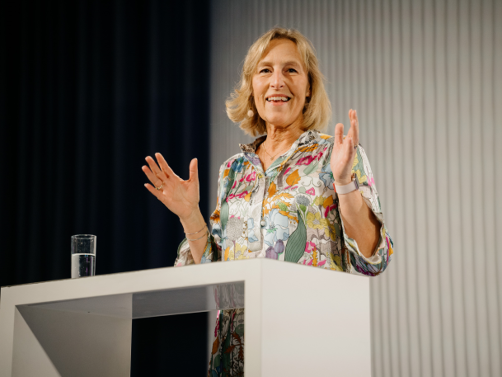 Finansforbundet i Nordeas generalforsamling 2024 - Finansforbundets formand Dorrit Brandt på talerstolen