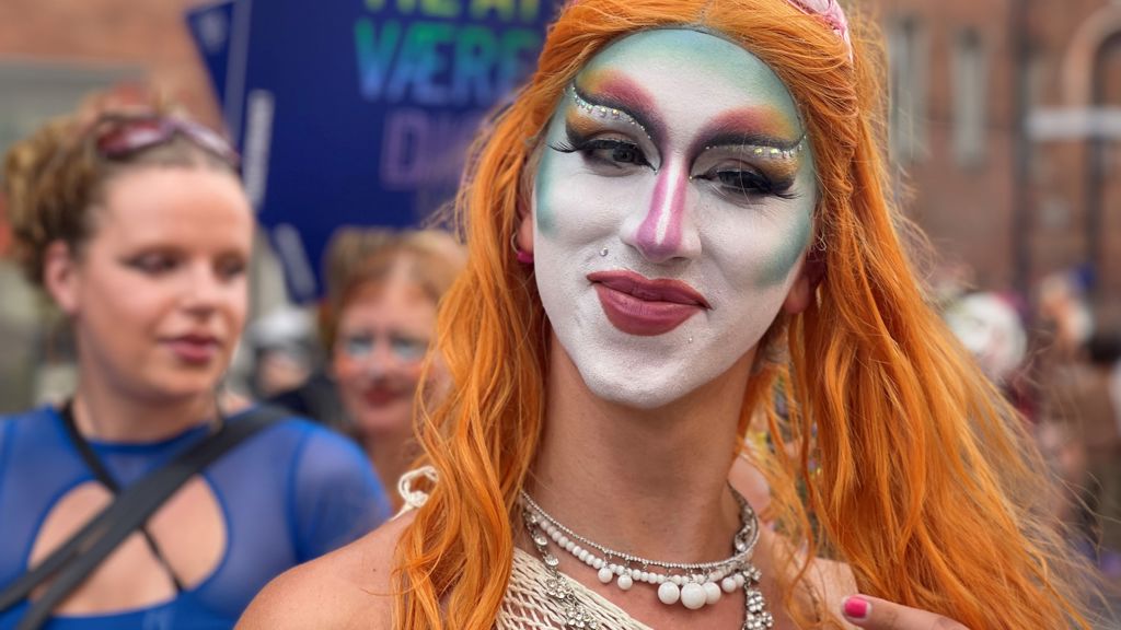 Udsmykket menneske til Pride
