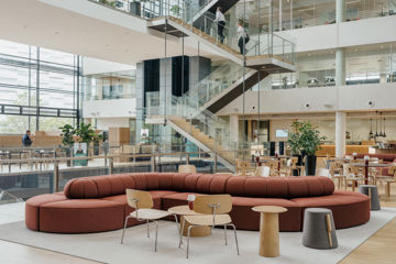 Sofa i Jyske Banks københavnske domicil